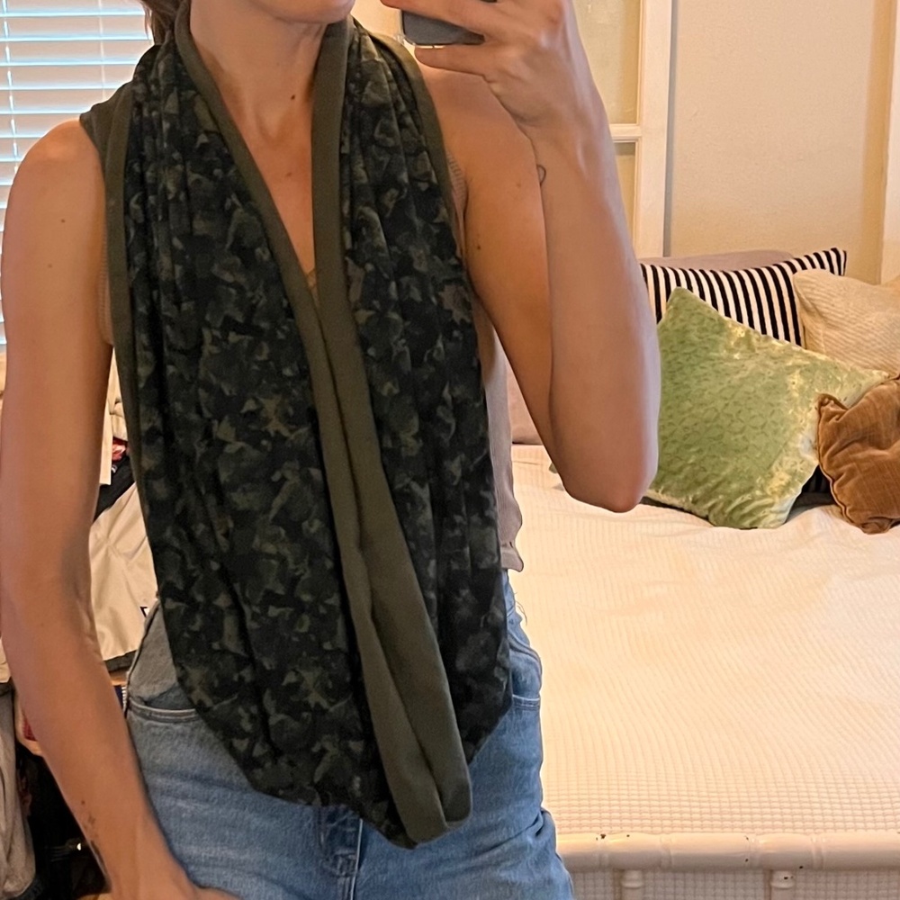 Lulu Lemon / Customizable Scarf